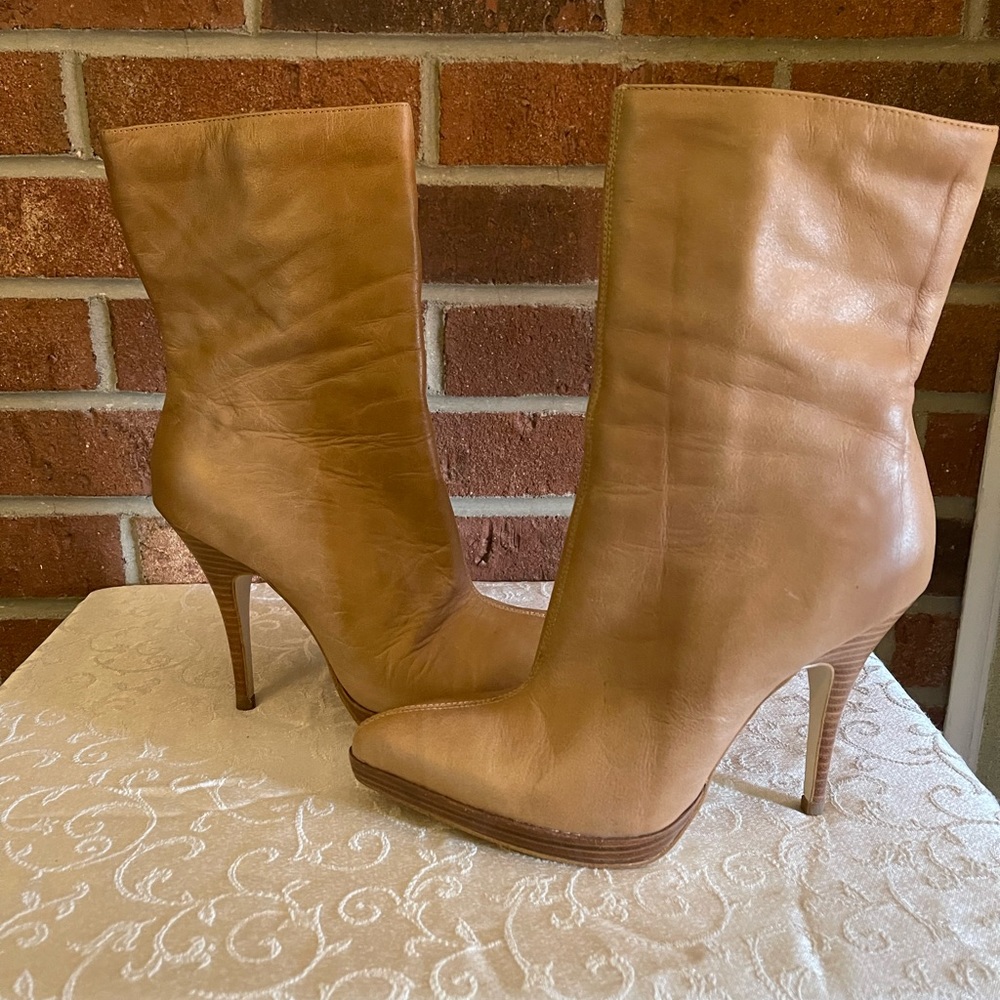 Tan Leather Platform Boots Size 7.5 EUC